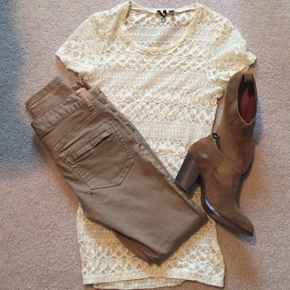 BKE lace short sleeve top